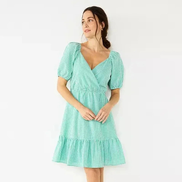 Draper James Dresses & Skirts - Draper James women's puff-sleeve surplice dress gingham green size S